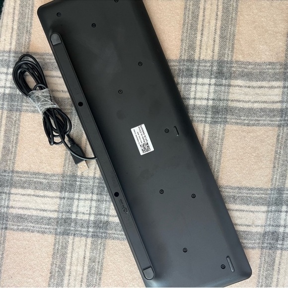 Lenovo SK8821 Wires Essential Keyboard - Picture 9 of 10